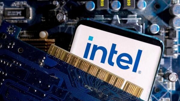 <div class="paragraphs"><p>Intel’s client PC design business is of significant interest to Qualcomm executives, one of the sources said, but they are looking at all of the company’s design units.</p></div>