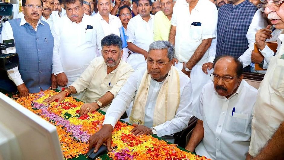 <div class="paragraphs"><p>Chief Minister Siddaramaiah launches the first phase of Yettinahole integrated drinking water project, at Doddanagar, in Sakleshpur taluk, Hassan district.</p></div>