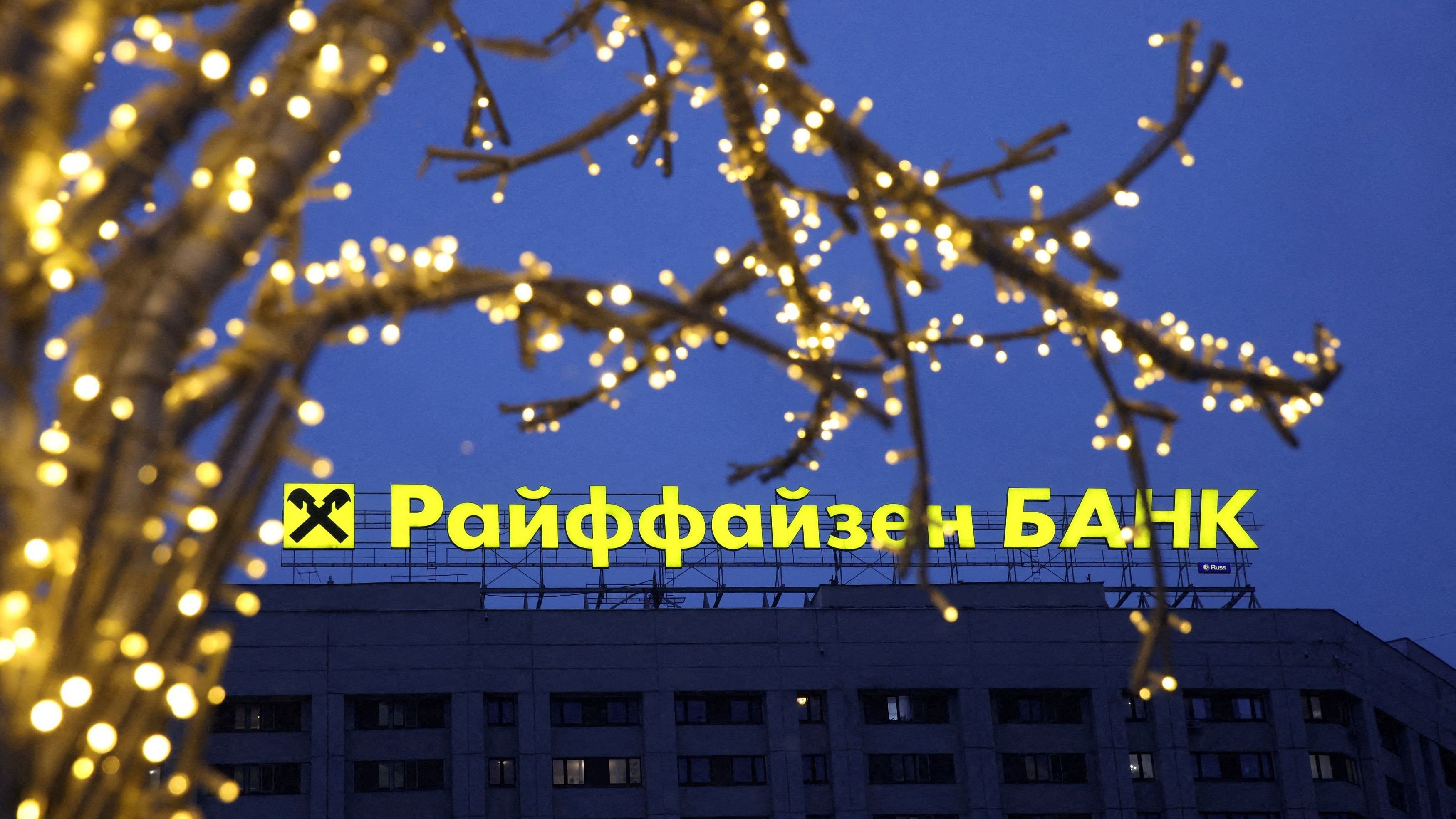 <div class="paragraphs"><p>A signboard of a Russian bank</p></div>