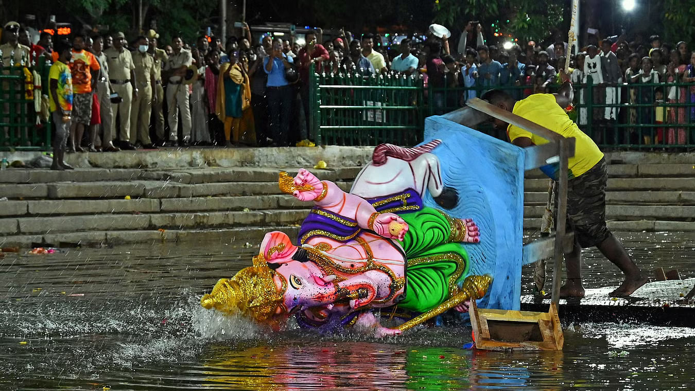 <div class="paragraphs"><p>Representative image showing a Ganesh idol being immersed.</p></div>