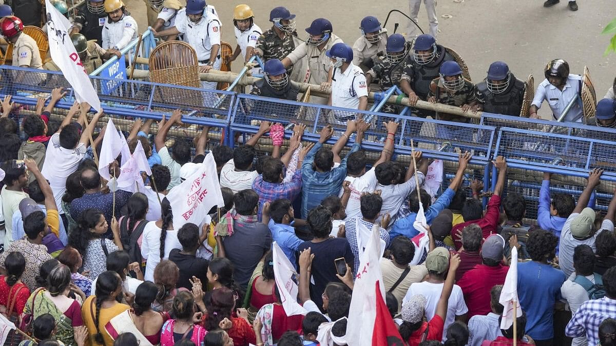 <div class="paragraphs"><p>Members of various organisations stage a protest in Kolkata demanding punishment for culprits involved in the alleged sexual assault and murder of the Kolkata doctorr.&nbsp;</p></div>