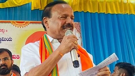 <div class="paragraphs"><p>D V Sadananda Gowda</p></div>