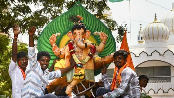 <div class="paragraphs"><p>Devotees carry an idol of Lord Ganesh to pandal on ‘Ganesh Chaturthi’ festival, in Hubballi, Saturday, Sept. 7, 2024. </p></div>