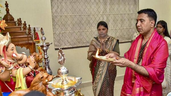 <div class="paragraphs"><p>Goa Chief Minister Pramod Sawant performs 'aarti' before Lord Ganesha on Ganesh Chaturthi festival, in Kothambhi.</p></div>