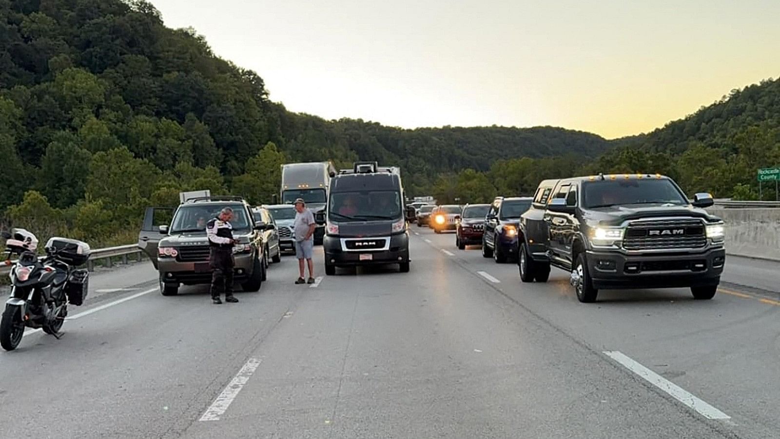 <div class="paragraphs"><p>Drivers park on the the lanes of the highway after reports of multiple people shot in Kentucky</p></div>