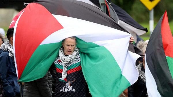 <div class="paragraphs"><p>People protest in solidarity with Palestinians in Gaza near Shannon Airport.&nbsp;</p></div>