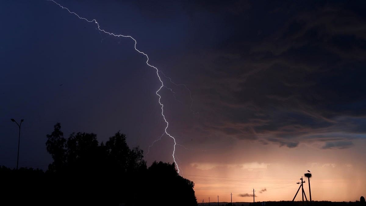 <div class="paragraphs"><p>Representational picture of lightning strikes.</p></div>