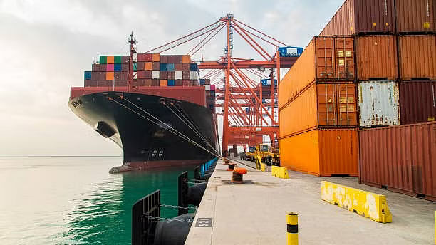 <div class="paragraphs"><p>Representative image showing a port.</p><p></p></div>