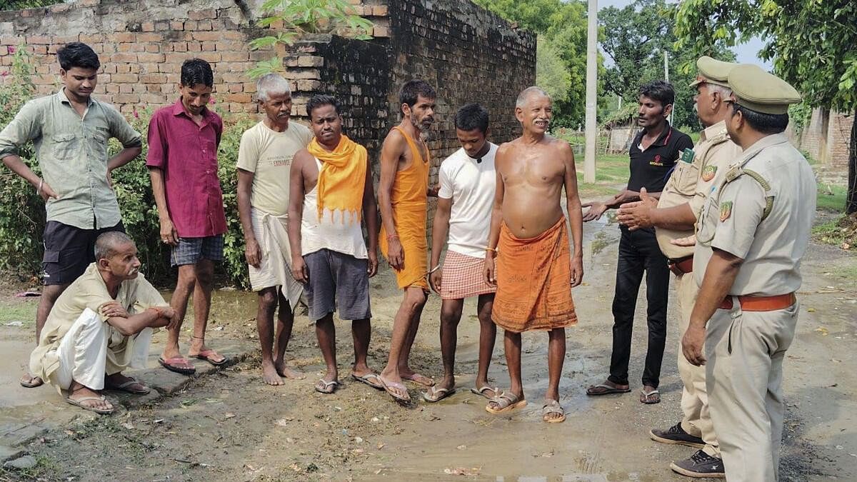 <div class="paragraphs"><p>Police personnel interacts with locals during the ‘Operation Bhediya’ at an area in Bahraich district.</p></div>