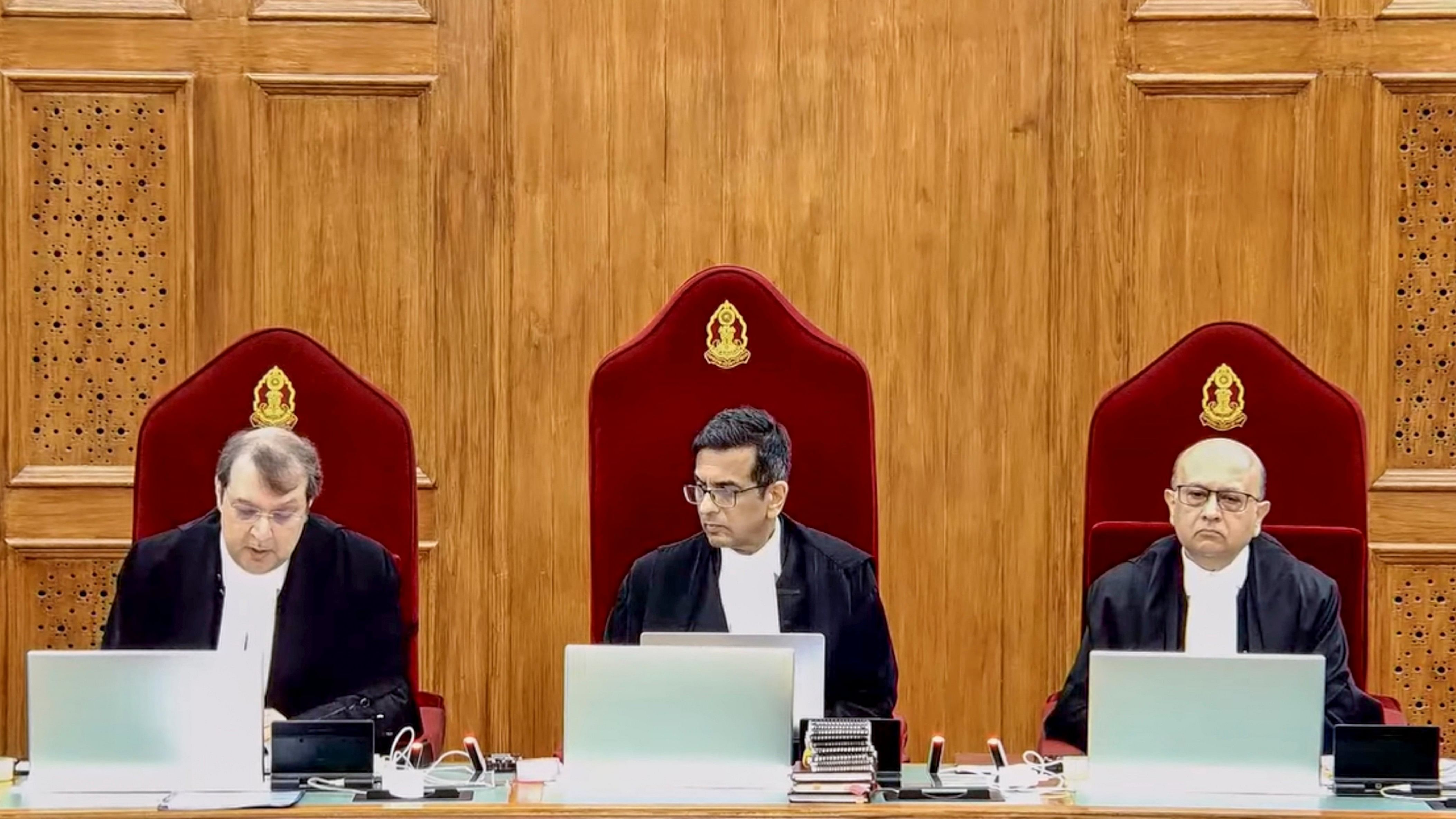 <div class="paragraphs"><p> A bench comprising Chief Justice of India (CJI) D.Y. Chandrachud, Justice J B Pardiwala and Justice Manoj Misra during the second day of hearing on a suo moto case related to the alleged sexual assault and murder of a postgraduate trainee doctor in Kolkata, at the Supreme Court</p></div>