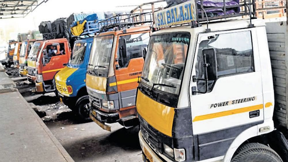 <div class="paragraphs"><p>The strike called by the Federation of West Bengal Truck Operators Association (WBTOA) could disrupt the supply chain of essential commodities ahead of the festive season.</p></div>