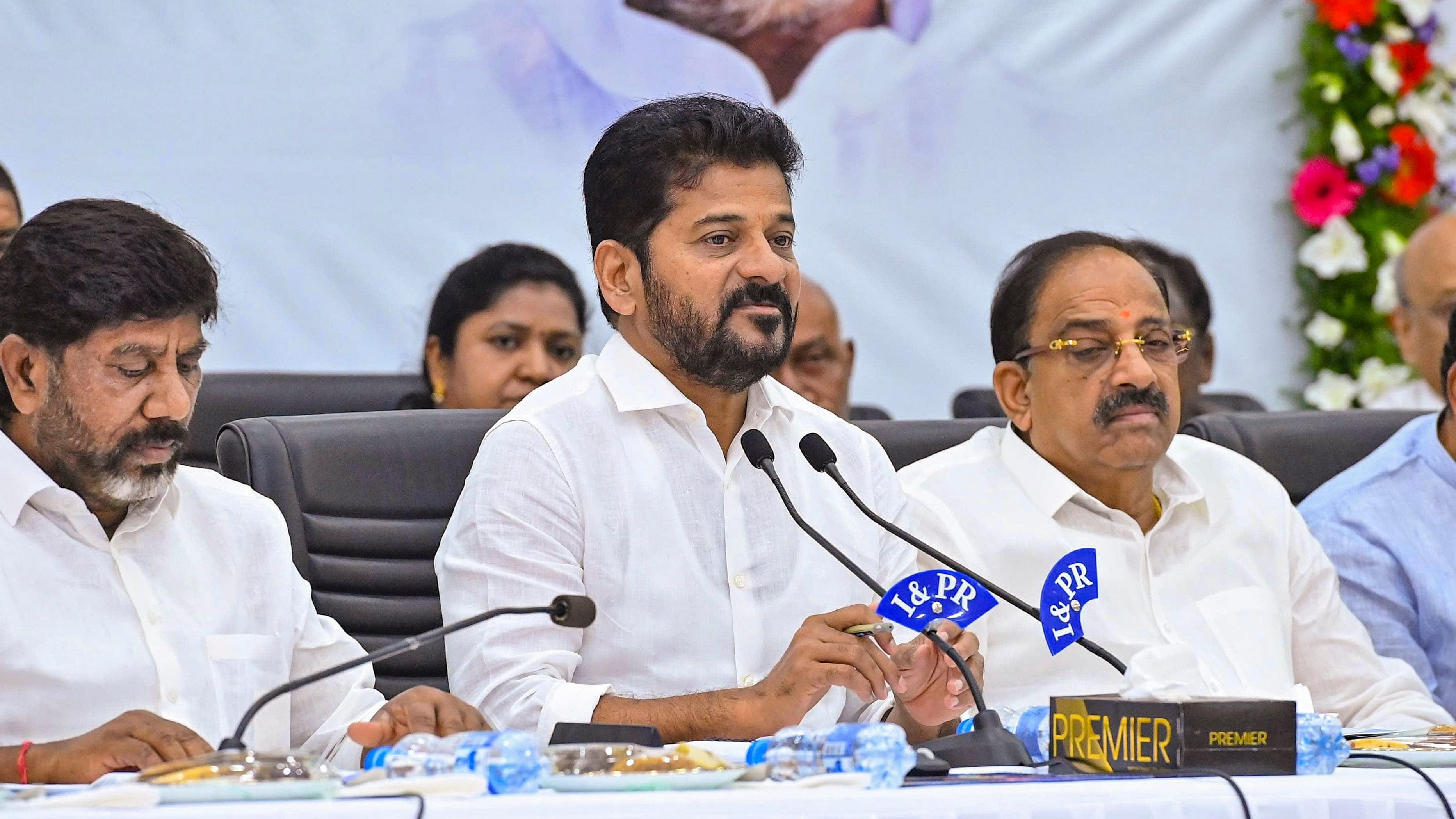 <div class="paragraphs"><p>Telangana Chief Minister Revanth Reddy, Deputy Chief Minister Bhatti Vikramarka Mallu and Telangana Ministers Thummala Nageswara Rao and Komatireddy Venkat Reddy.</p></div>