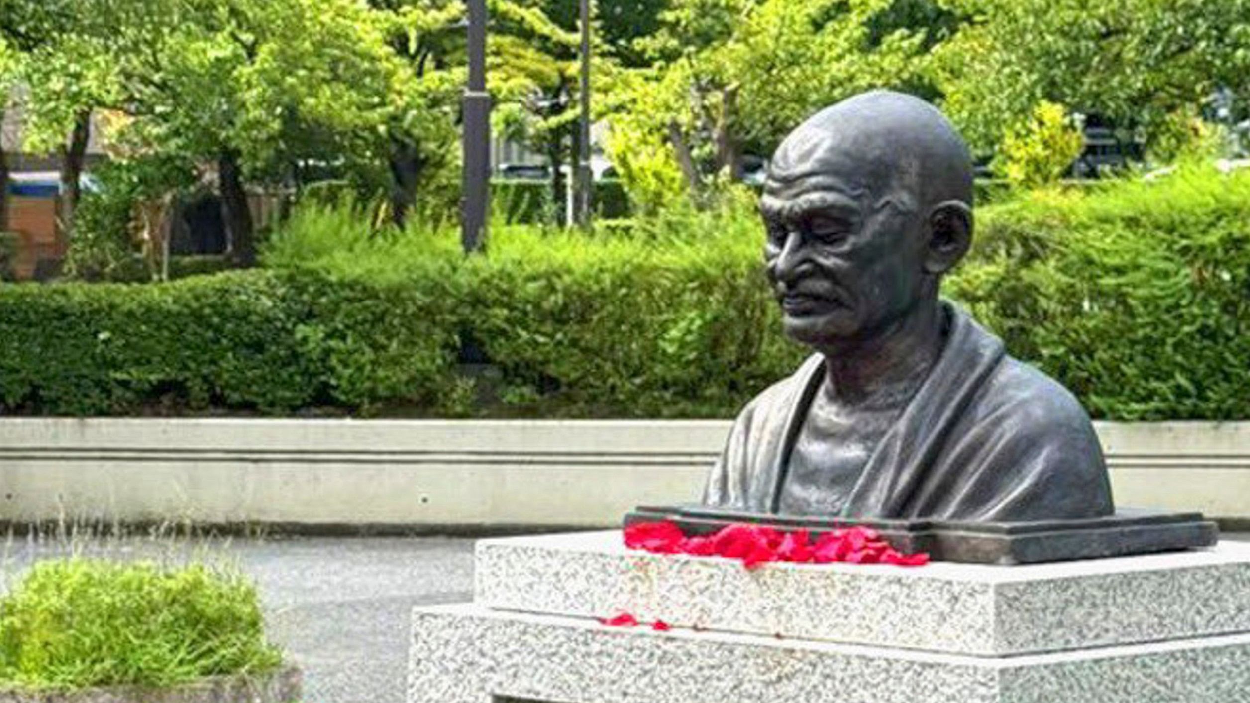 <div class="paragraphs"><p>A statue of Mahatma Gandhi is seen in this photo. (Representative image)</p></div>