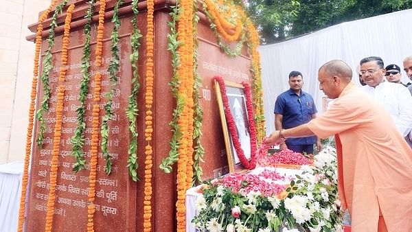 <div class="paragraphs"><p>UP Cm Yogi Aditya nath honouring&nbsp;Govind Ballabh Pant on his birth anniversary.</p></div>