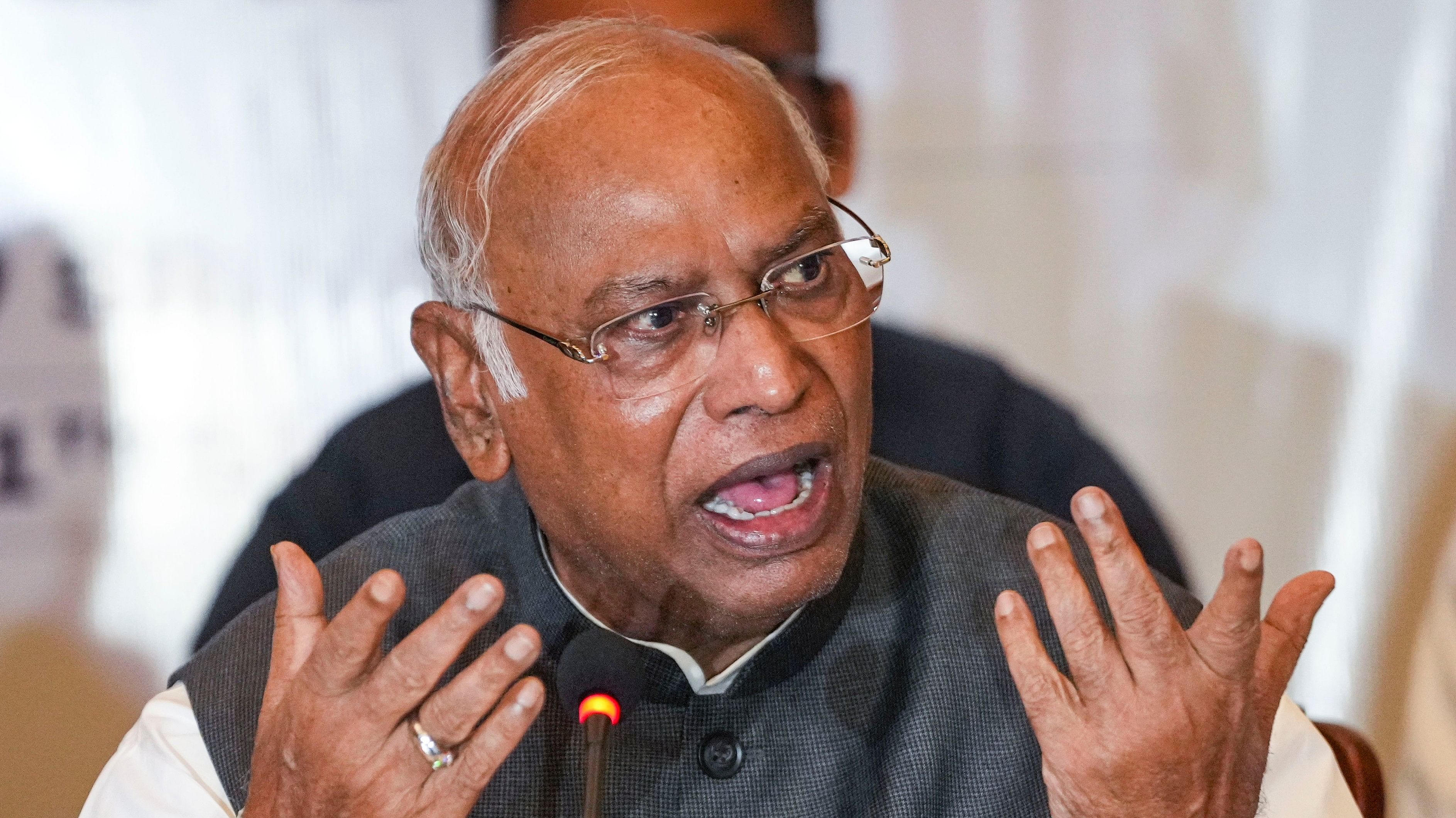 <div class="paragraphs"><p>Congress President Mallikarjun Kharge addresses a press conference ahead of Assenbly polls, in Srinagar, Wednesday, Sept. 11, 2024. </p></div>