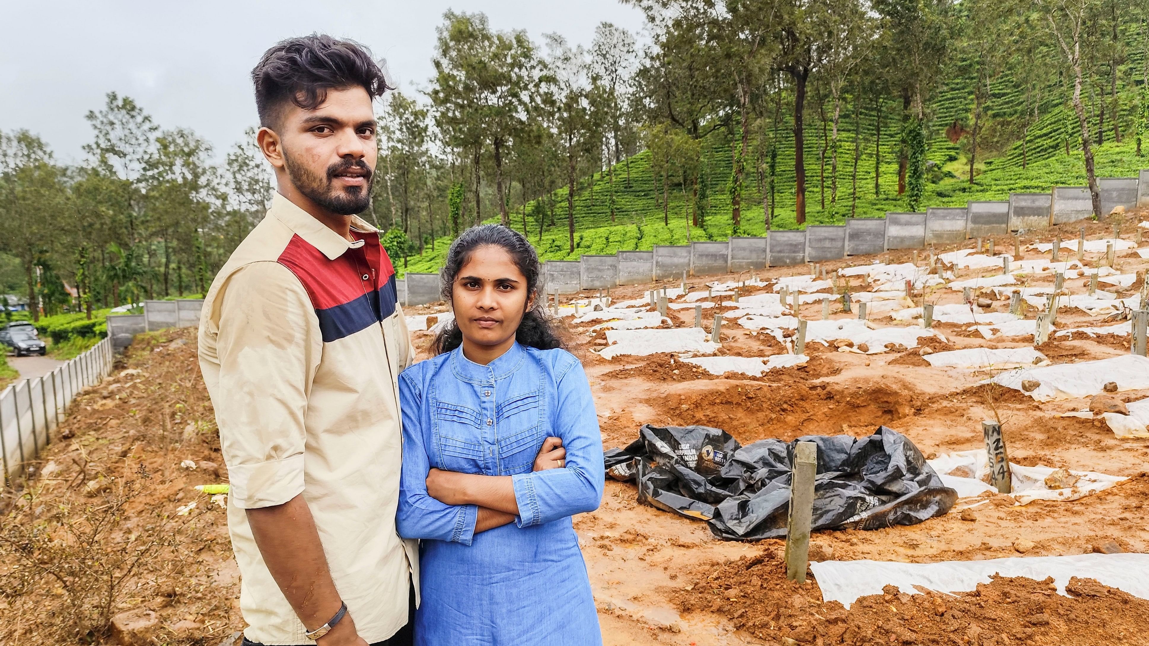 <div class="paragraphs"><p>Shruthi and Jenson at the Puthumala graveyard, in Wayanad. </p></div>