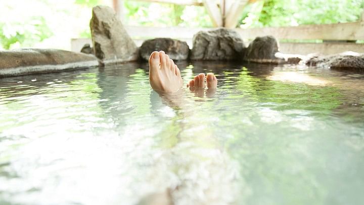 <div class="paragraphs"><p>Representative image of a hot spring.</p></div>