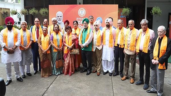 <div class="paragraphs"><p>The 19 prominent personalities joined the BJP in presence of Union Minister Hardeep Singh Puri.</p></div>