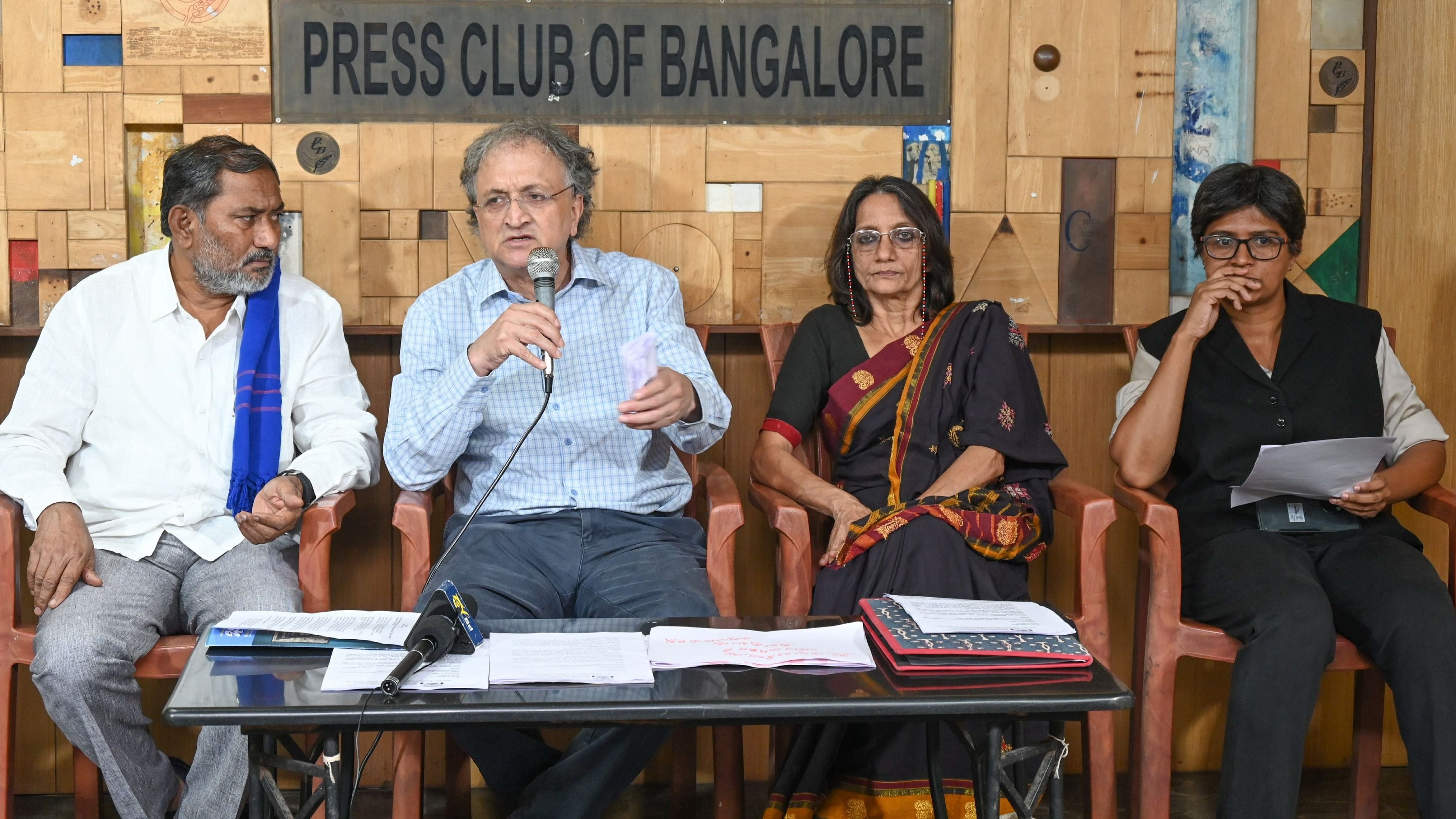 <div class="paragraphs"><p>Writer-historian Ramachandra Guha speaks during a press meet on restrictive order on protests in Bengaluru city.</p></div>