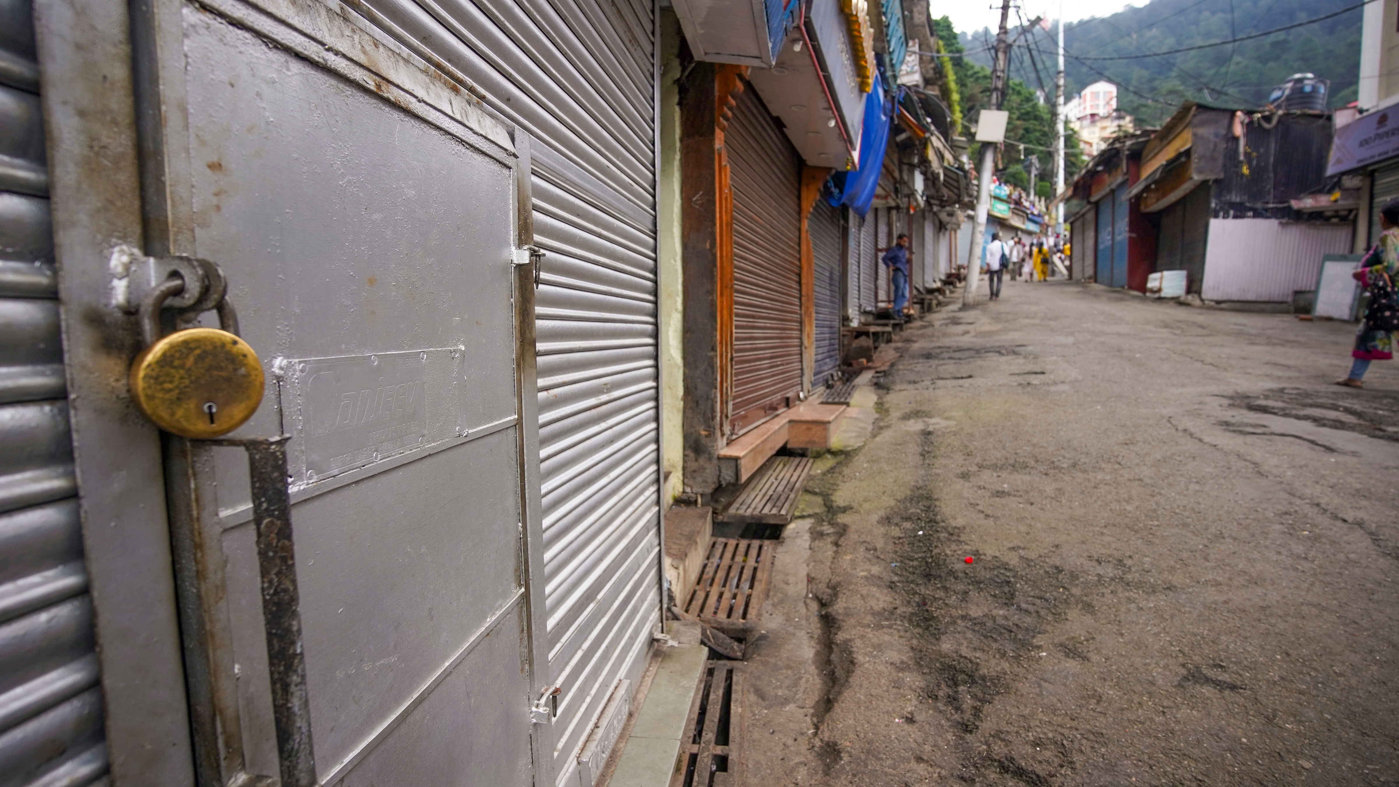 <div class="paragraphs"><p>Shops closed in a market area in view of the 'bandh' called by traders to protest the police action during an agitation demanding the demolition of an illegal structure in a mosque on Wednesday, at Sanjauli locality in Shimla, Thursday, Sept 12, 2024.  </p></div>