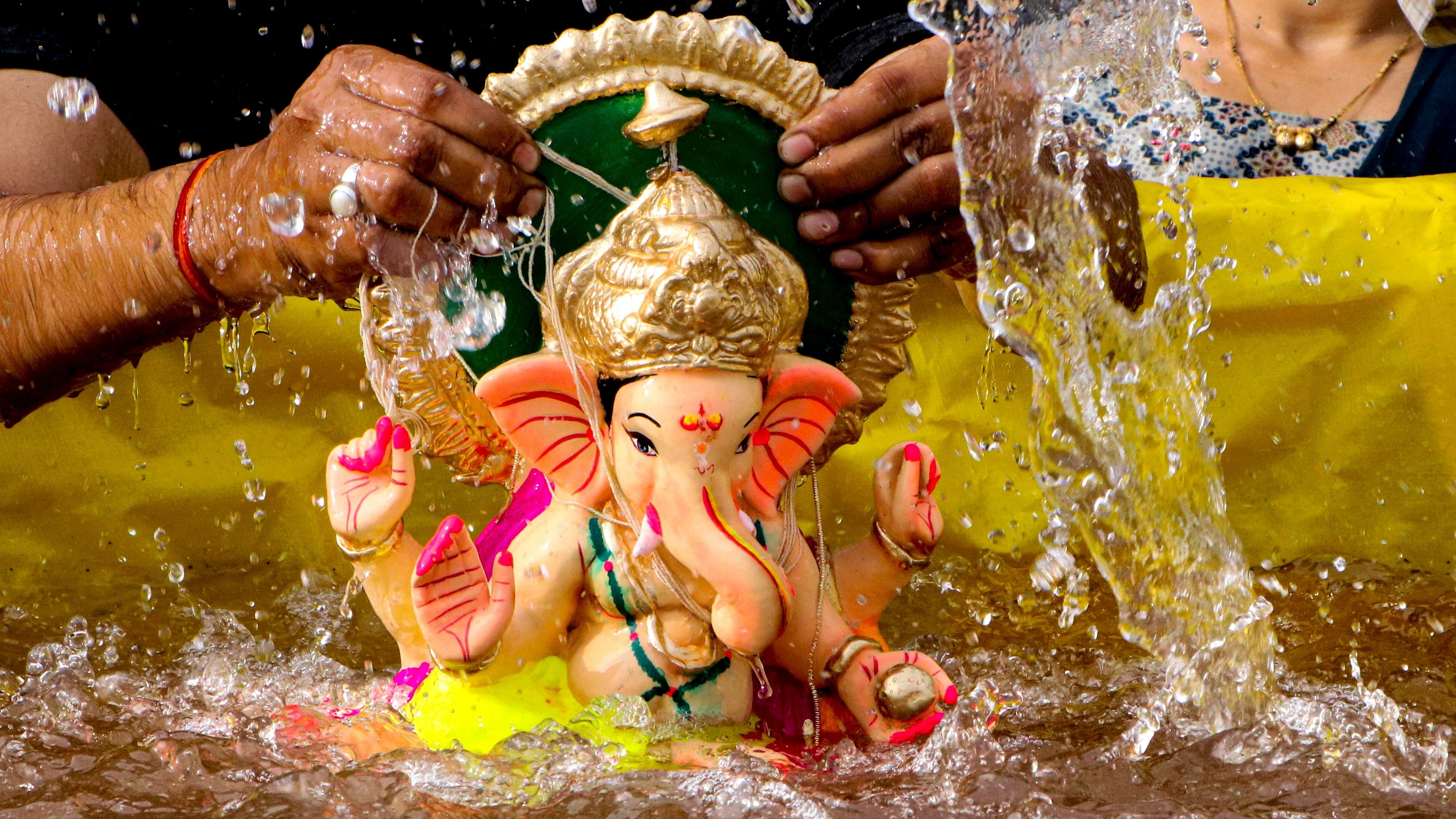 <div class="paragraphs"><p>Nagpur: Devotees immerse an idol of Lord Ganesha during the Ganesh Chaturthi festival. Representative image.</p></div>