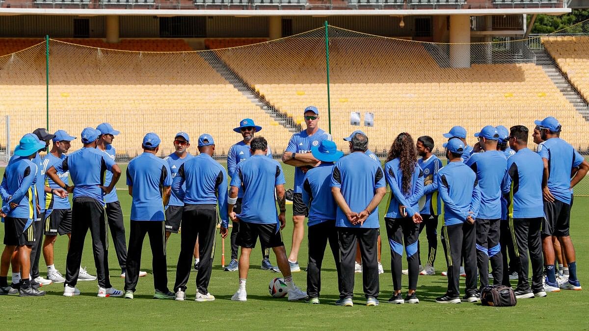 <div class="paragraphs"><p> Indian cricket team head coach Gautam Gambhir with players during a training session ahead of the first Test match against Bangladesh.</p></div>