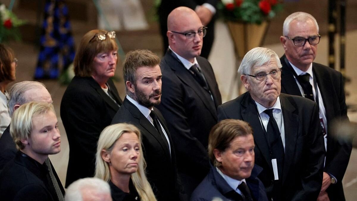 <div class="paragraphs"><p>David Beckham leaves the church after the funeral service for Sven-Goran Eriksson in Torsby.</p></div>