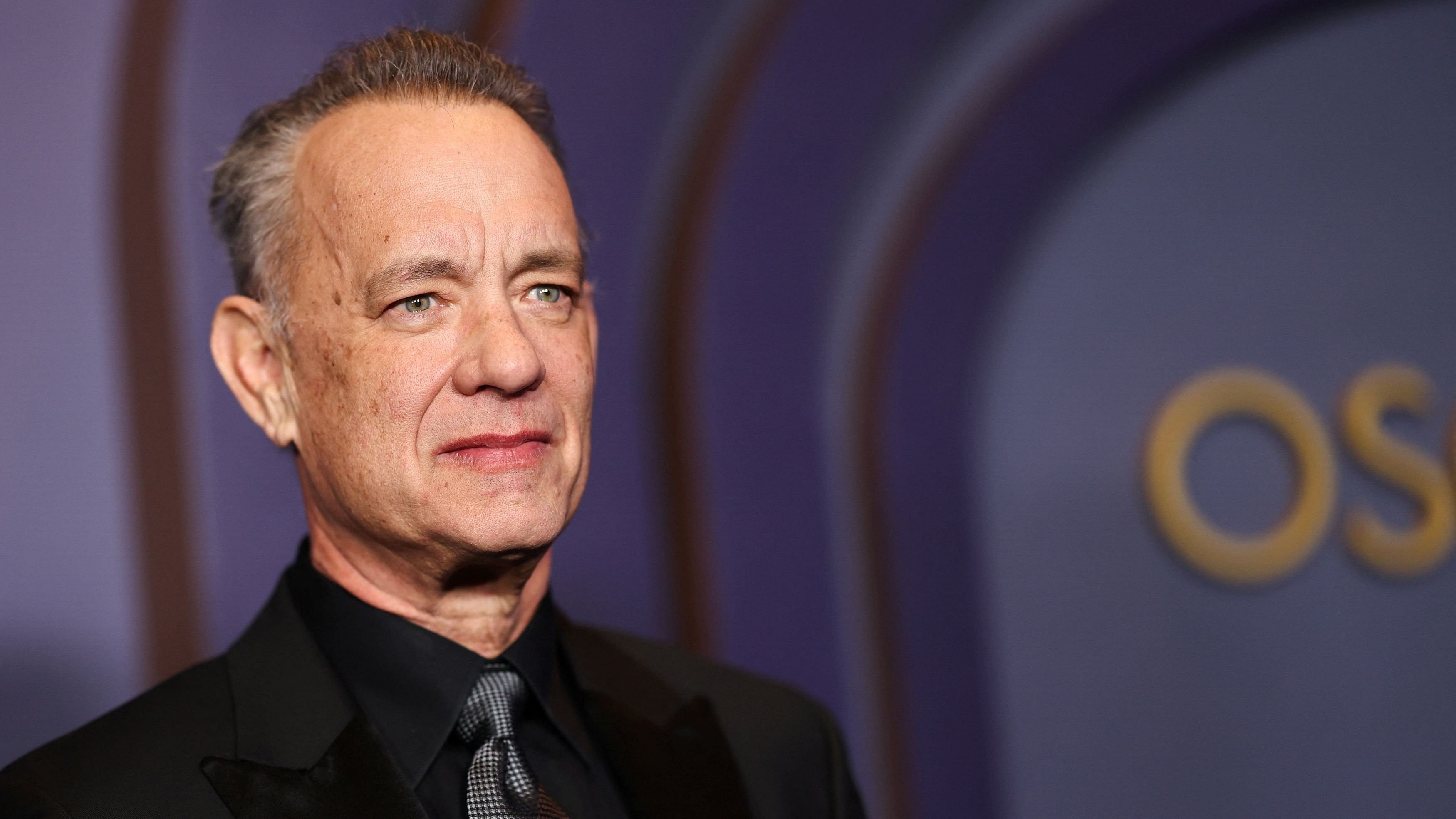 <div class="paragraphs"><p>Tom Hanks </p></div>