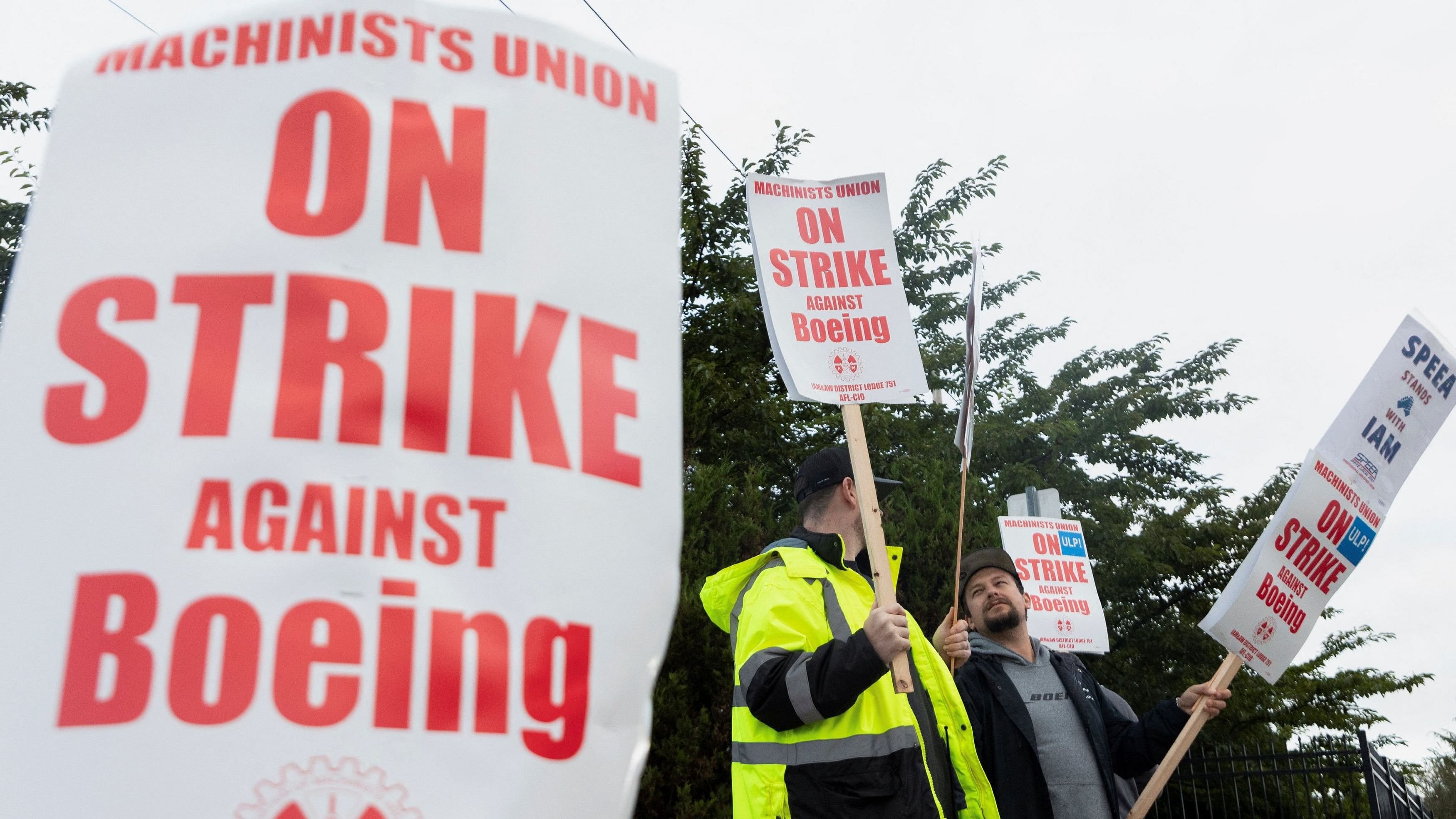 <div class="paragraphs"><p>Boeing factory workers gather on a picket line during the first day of a strike near the entrance of a production facility in Renton, Washington, US, September 13, 2024. </p></div>