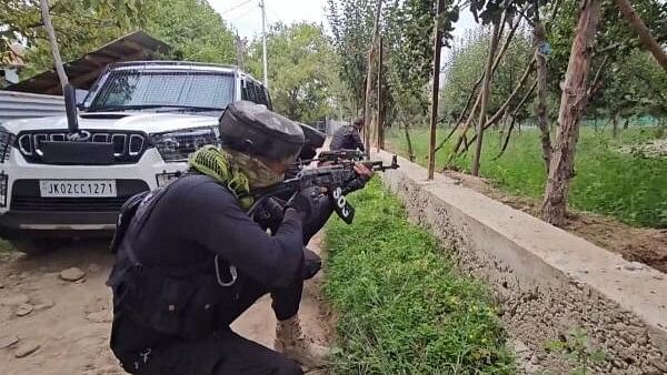 <div class="paragraphs"><p>Security personnel during an encounter with militants at Chak Tapper Kreeri Pattan area, in Baramulla district.&nbsp;</p></div>