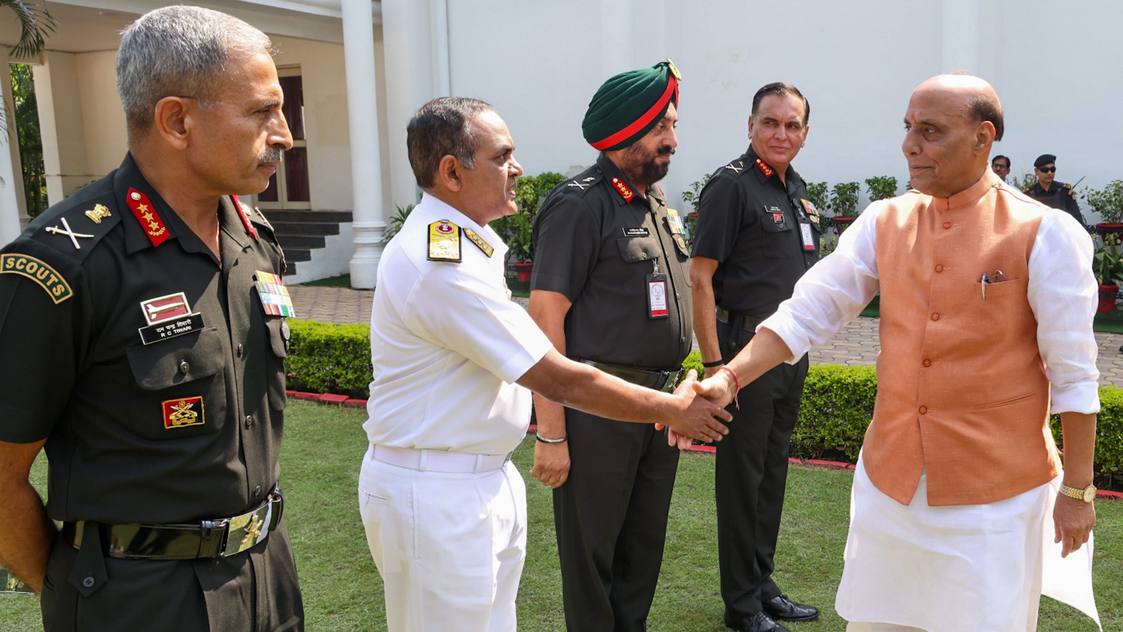 <div class="paragraphs"><p>Defence Minister Rajnath Singh meets senior defence officials at the Joint Commanders’ Conference held in Lucknow last week.</p></div>