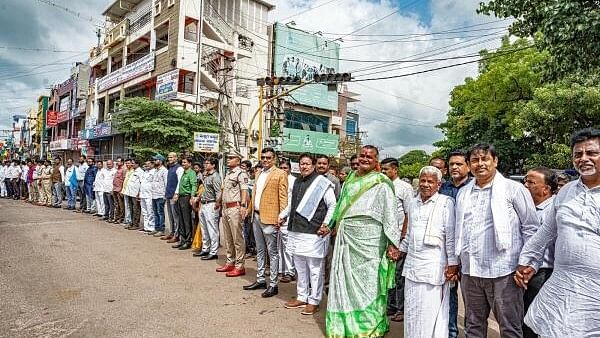 <div class="paragraphs"><p>Karnataka on Sunday marked the 'International Day of Democracy' by forming a 'historic' 2,500-km-long human chain as a symbol of equality, unity, fraternity, and participative governance.</p></div>