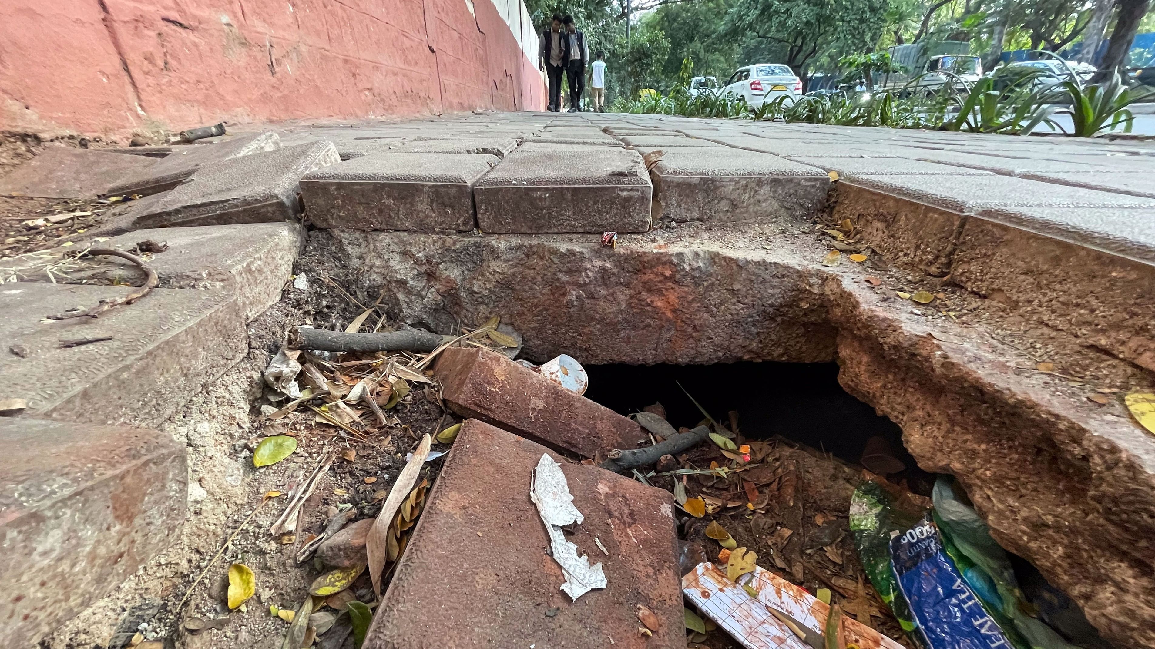 <div class="paragraphs"><p>A bad part of the footpath near Anil Kumble Circle in Bengaluru. </p></div>