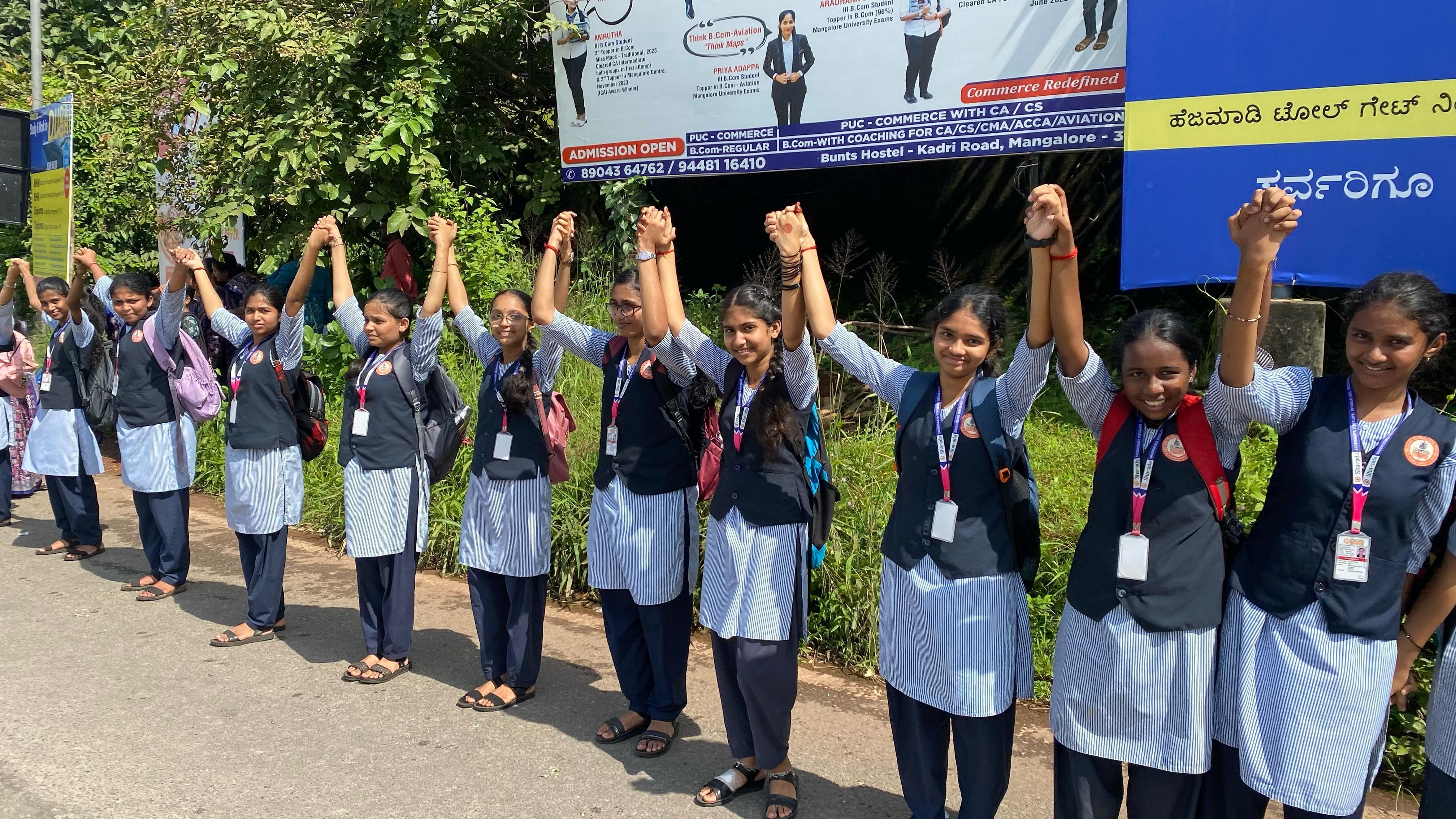 <div class="paragraphs"><p>Students formed a human chain on account of International Day of Democracy, near Circuit House in Mangaluru on Sunday.</p></div>