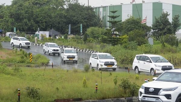 <div class="paragraphs"><p>Prime Minister Narendra Modi headed for Jamshedpur via road from Ranchi airport.</p></div>