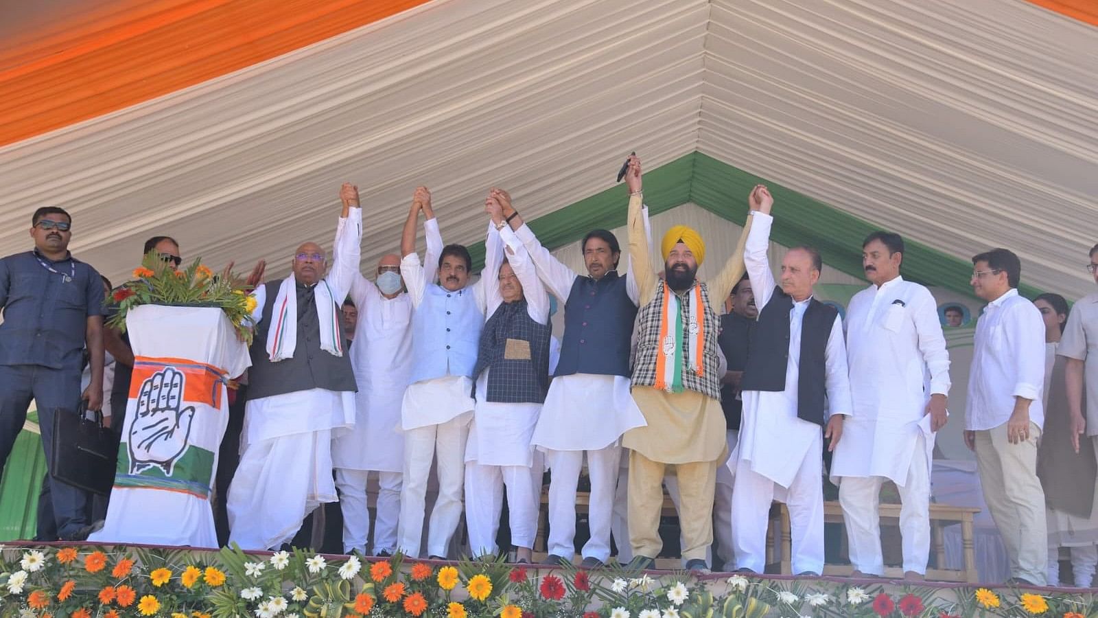 <div class="paragraphs"><p>Congress' public meeting in Anantnag</p></div>