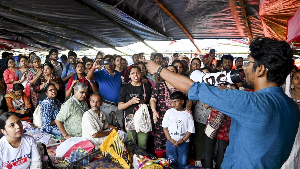 <div class="paragraphs"><p>Junior doctors raise slogans during their ongoing protest against R G Kar Medical College and Hospital incident, in Kolkata, Monday, September 16, 2024. </p></div>