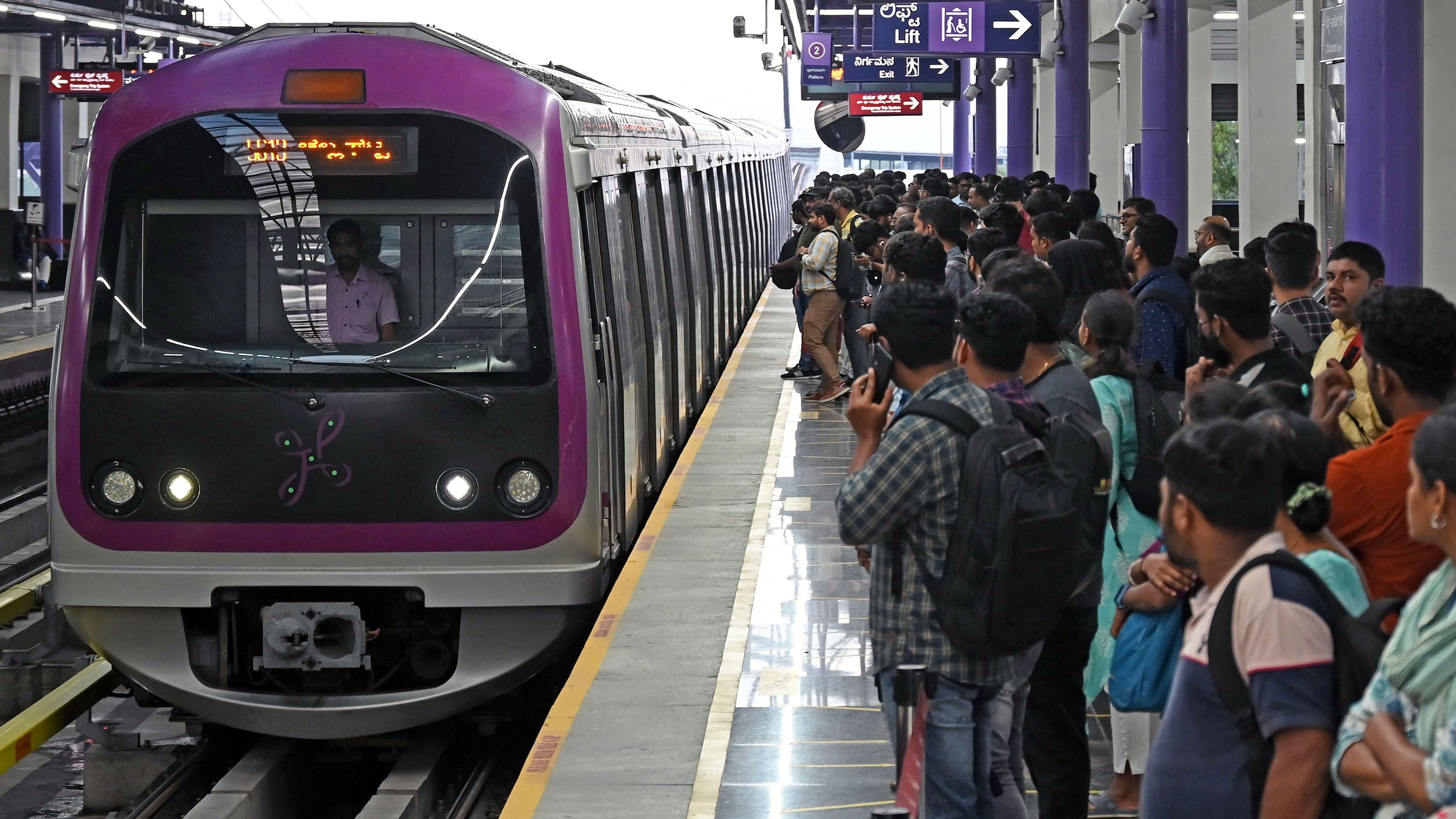 <div class="paragraphs"><p>Representative image of people waiting to board a Bengaluru metro.&nbsp;</p></div>