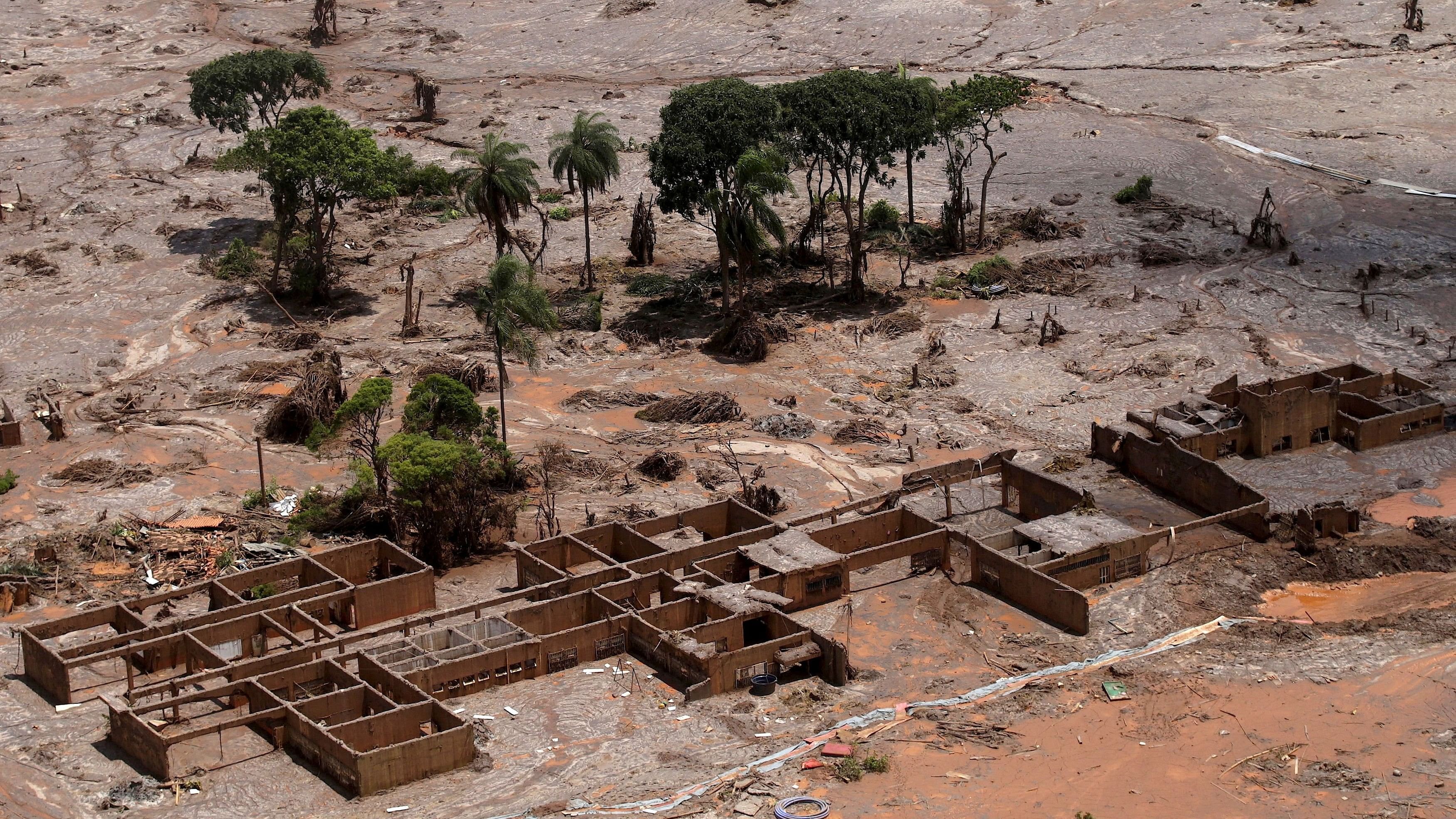 <div class="paragraphs"><p>The debris of the municipal school of Bento Rodrigues district, which was covered with mud after a dam owned by Vale SA and BHP Billiton Ltd burst, is pictured in Mariana, Brazil.</p></div>