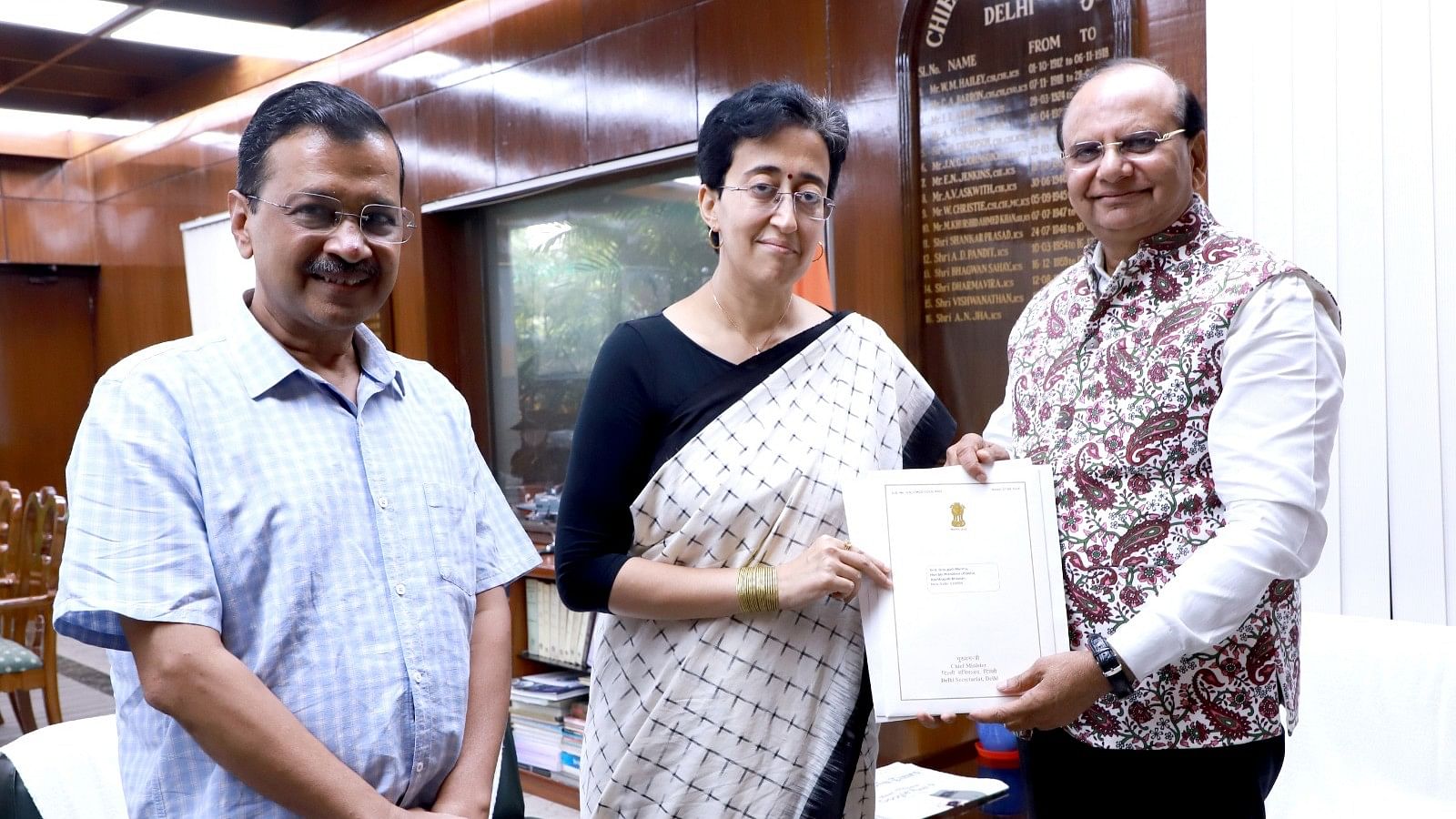 <div class="paragraphs"><p>Atishi stakes claim to form new govt.&nbsp;</p></div>