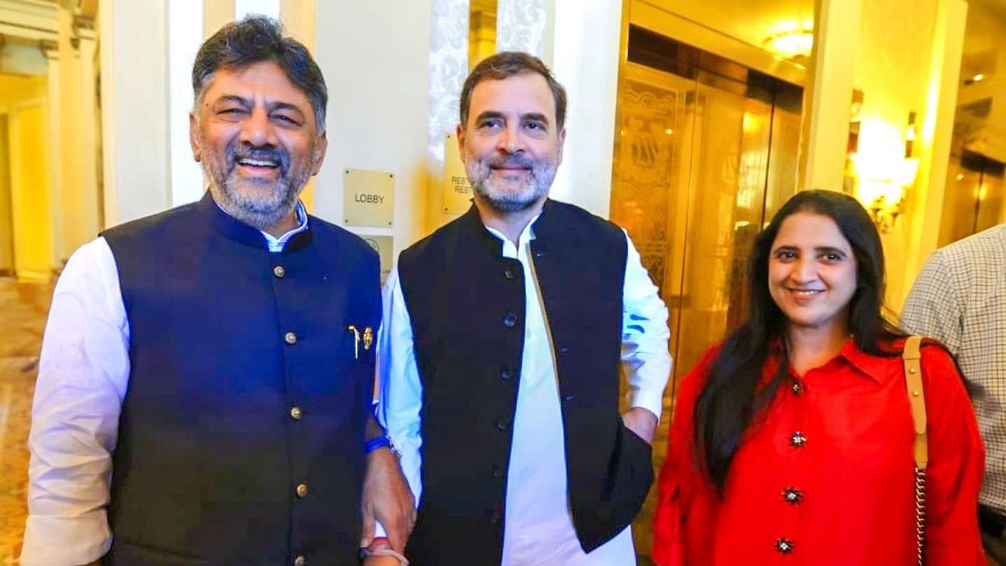 <div class="paragraphs"><p>DK Shivakumar with Rahul Gandhi during his recent visit to the US. Also seen is Shivakumar's wife Usha.&nbsp;</p></div>