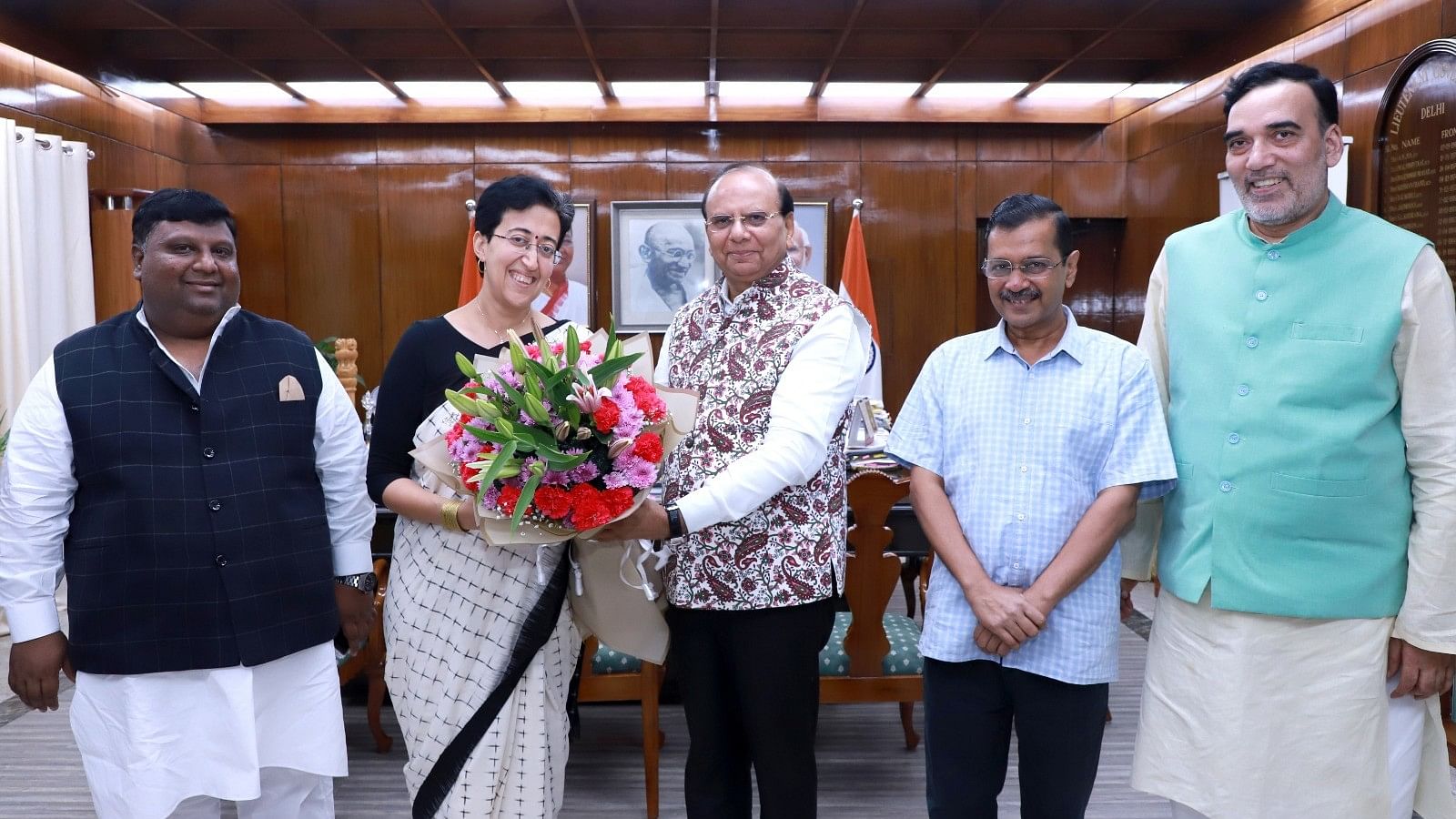 <div class="paragraphs"><p>AAP legislative party leader Atishi with party chief Arvind Kejriwal and other leaders meets Lt Governor V K Saxena to stake claim for forming a new government in capital Delhi.&nbsp;</p></div>