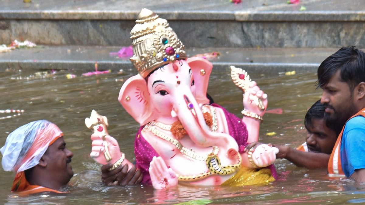 <div class="paragraphs"><p>Representative image of Ganapati immersion.</p></div>