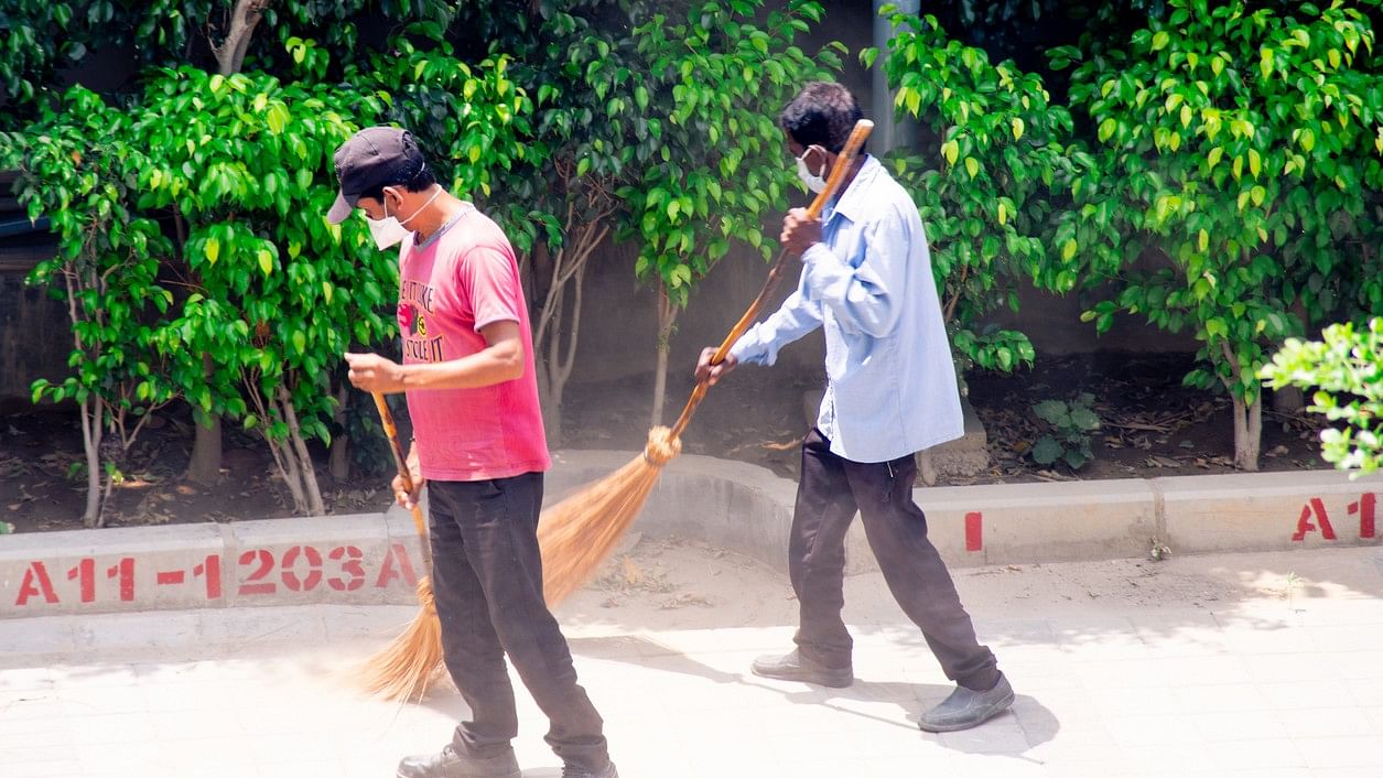 <div class="paragraphs"><p>Representative image showing a cleanliness drive.</p></div>