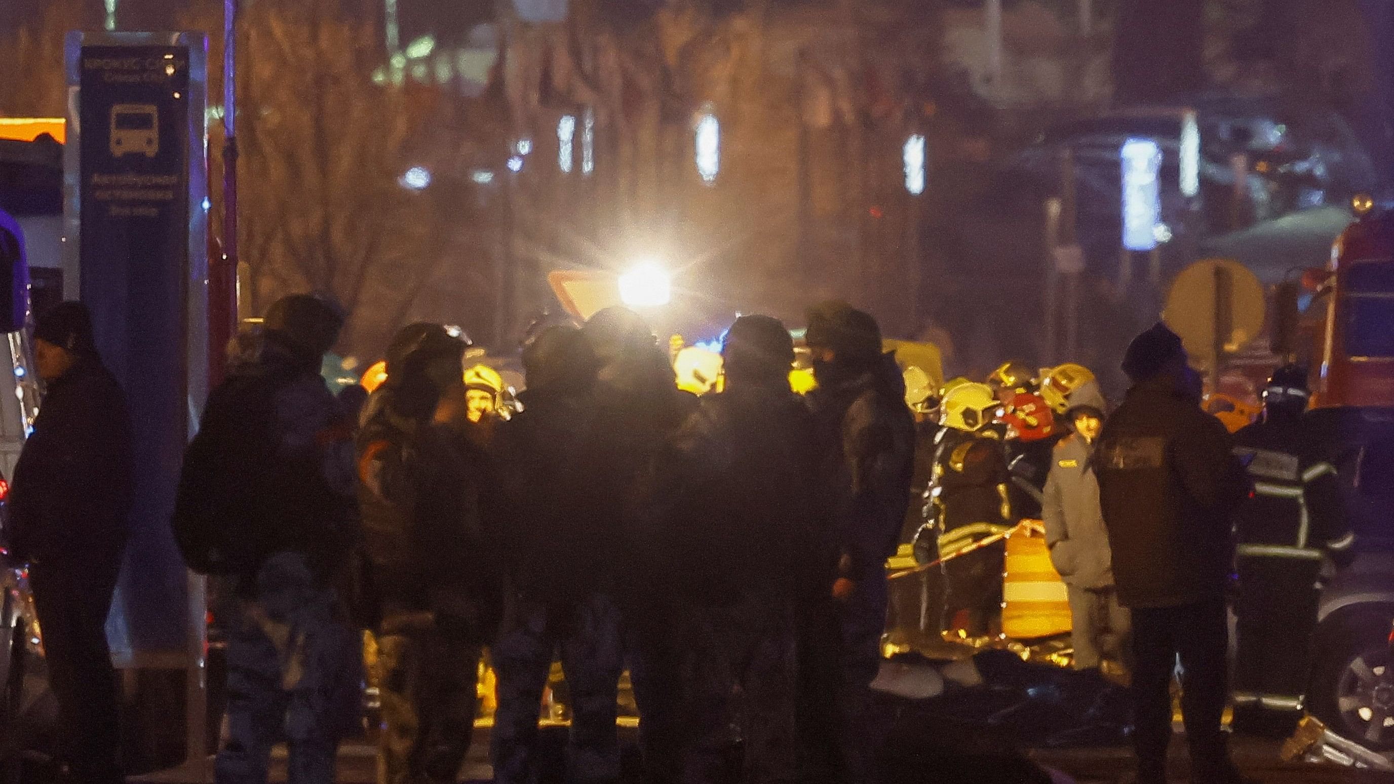 <div class="paragraphs"><p>Representative image of police gathering near a crime spot.</p></div>