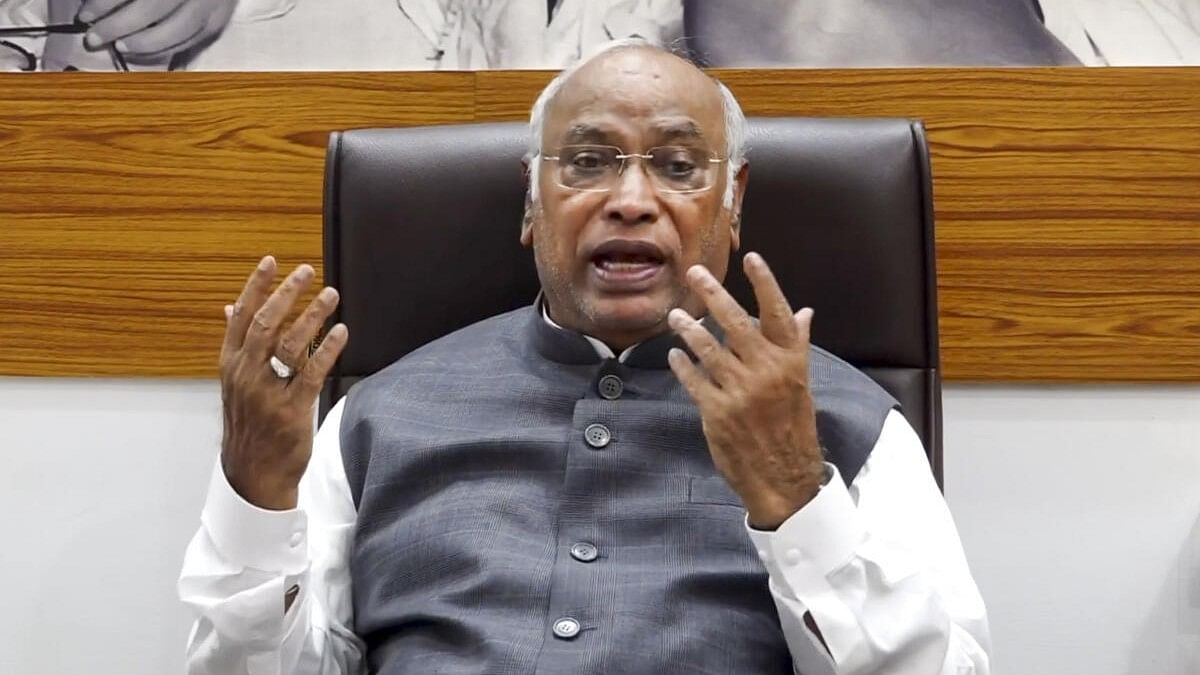 <div class="paragraphs"><p>Mallikarkun Kharge</p></div>