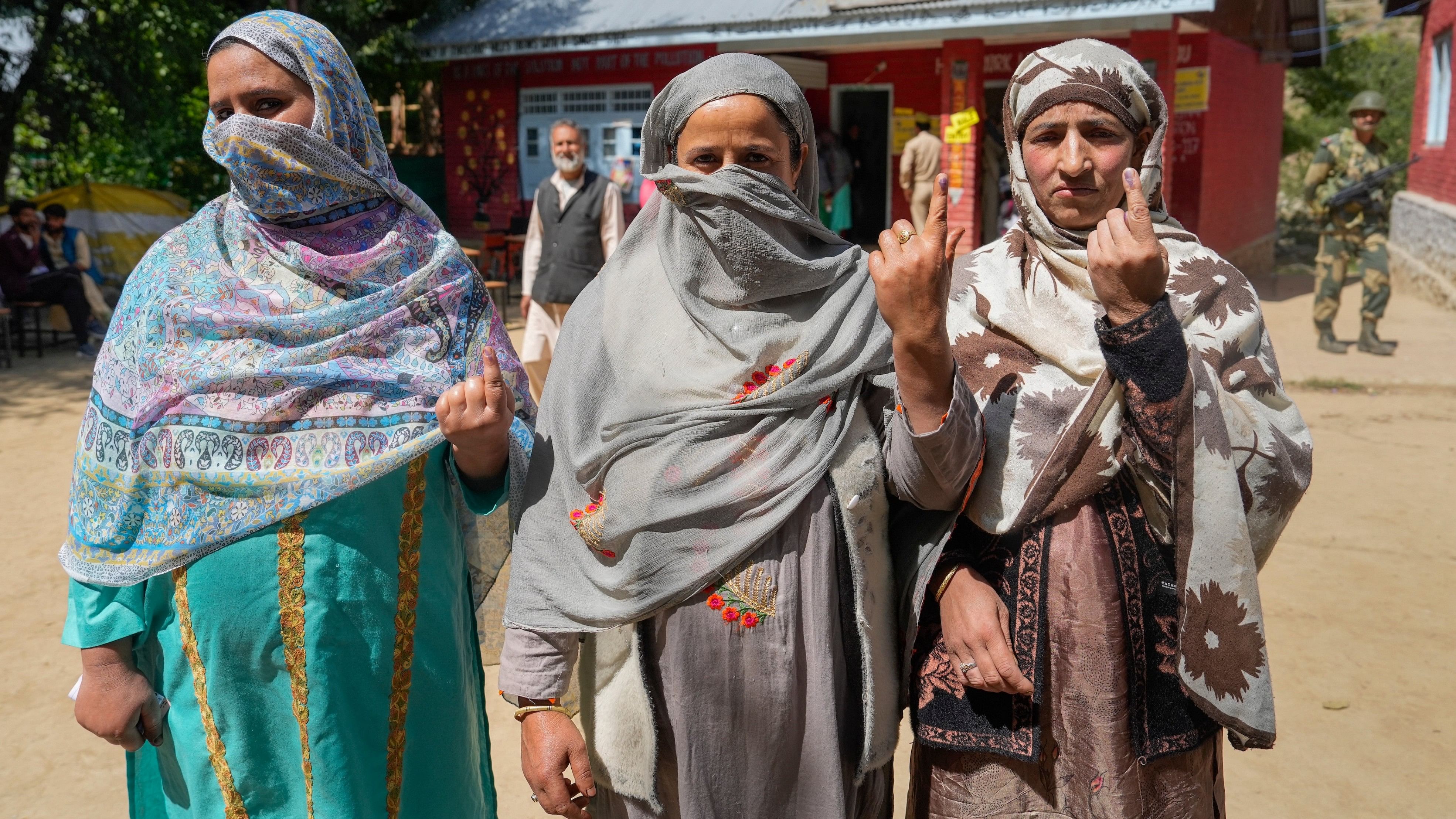 <div class="paragraphs"><p>Women show their inked fingers after casting their votes during the first phase of Jammu and Kashmir Assembly elections, at Gadool area in Anantnag district, J&amp;K, Wednesday, Sept. 18, 2024.</p></div>