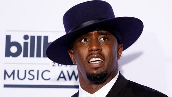 <div class="paragraphs"><p>Sean Diddy Combs</p></div>