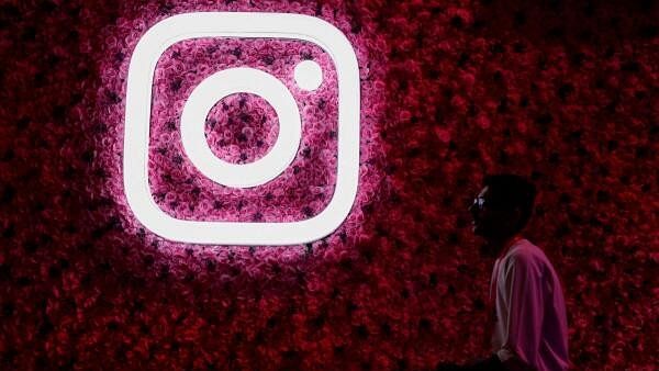 <div class="paragraphs"><p>The Instagram logo.</p></div>