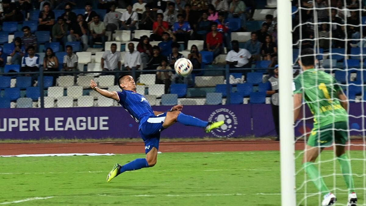 <div class="paragraphs"><p>Bengaluru FC's Sunil Chhetri in action against Hyderabad FC during ISL Football match at Sree Kanteerava Stadium, Benglauru.</p></div>